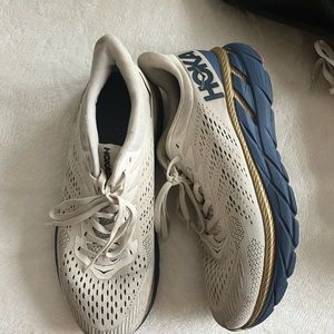 Hoka Clifton 7 size 7